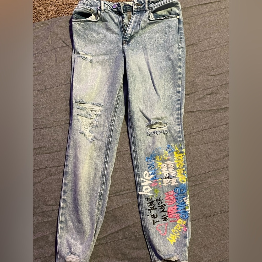 Graffiti skinny jeans